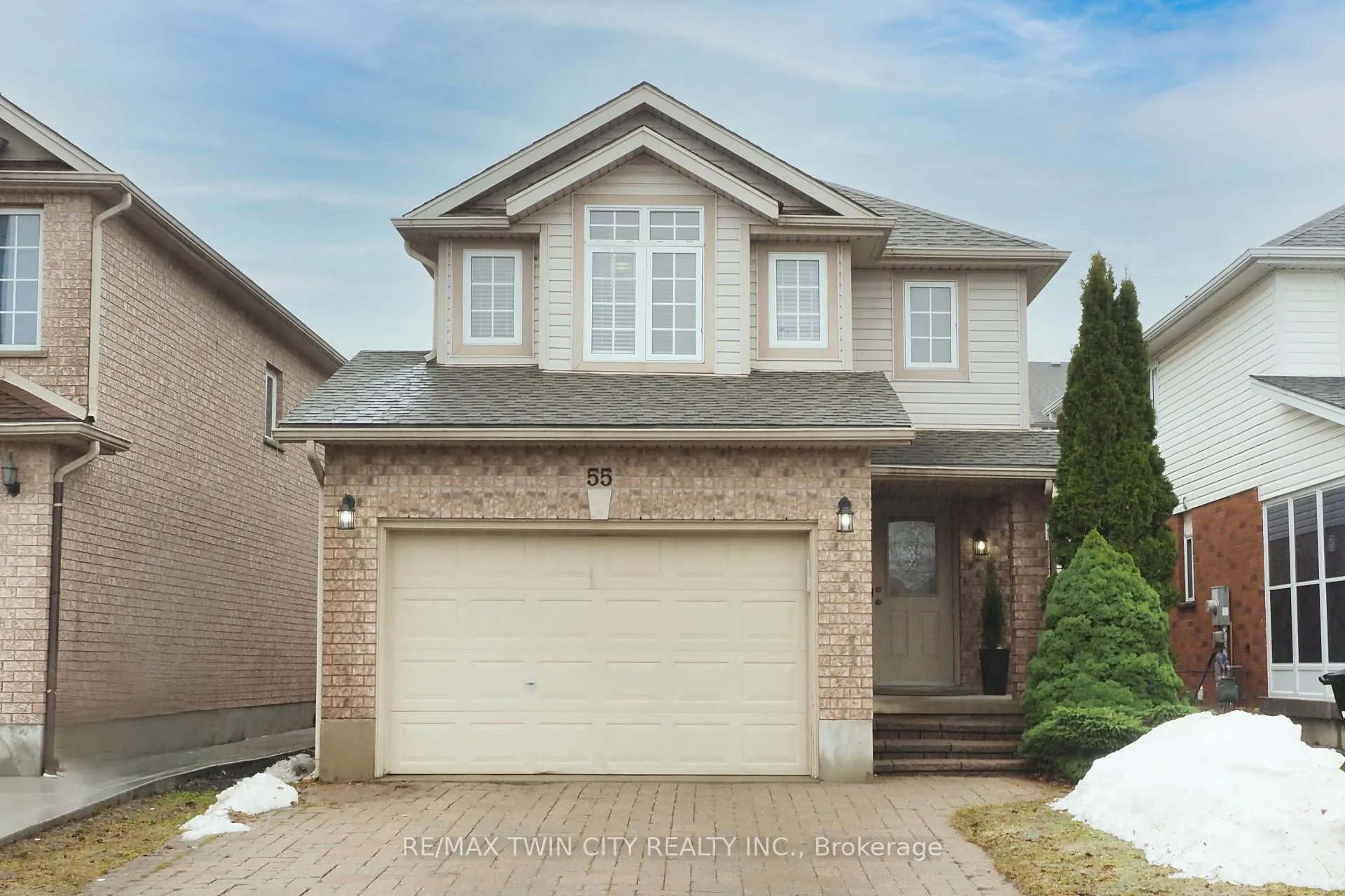 Photo 2 of 55 Bridlewreath Street, Kitchener — HOMEH