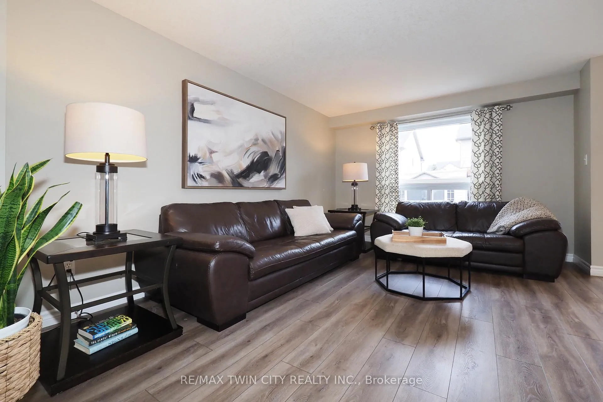 Photo 6 of 55 Bridlewreath Street, Kitchener — HOMEH