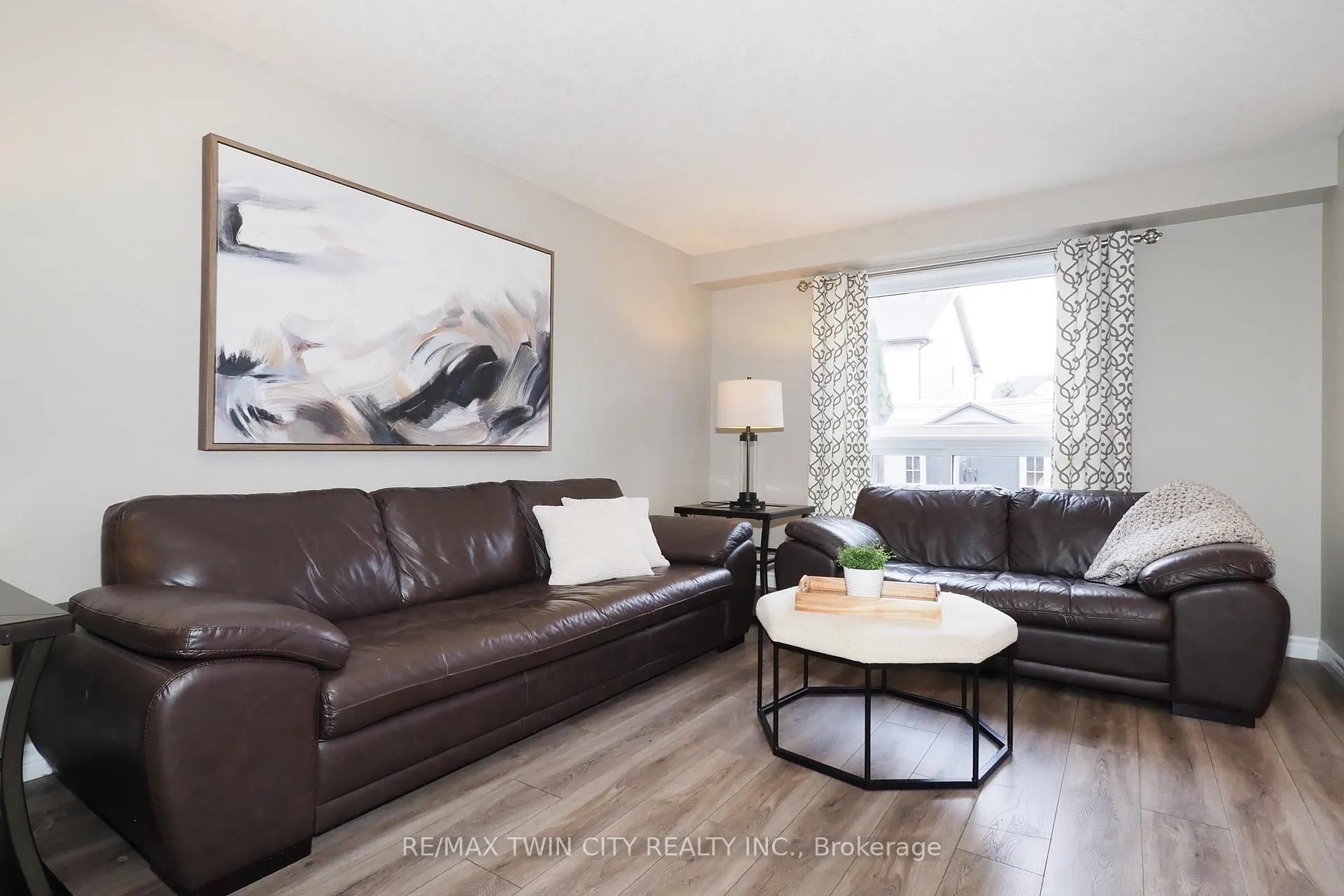 Photo 7 of 55 Bridlewreath Street, Kitchener — HOMEH