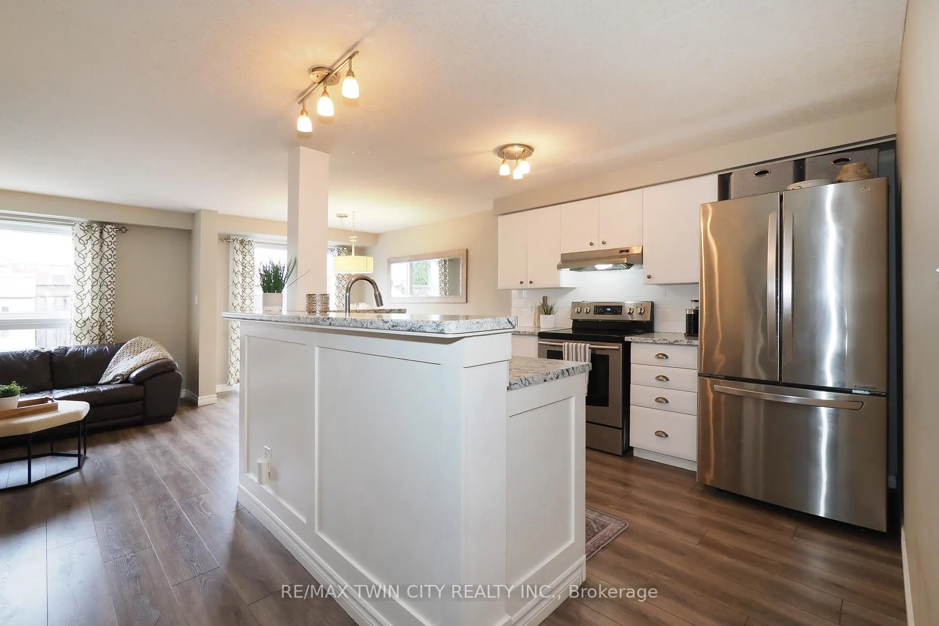 Photo 14 of 55 Bridlewreath Street, Kitchener — HOMEH