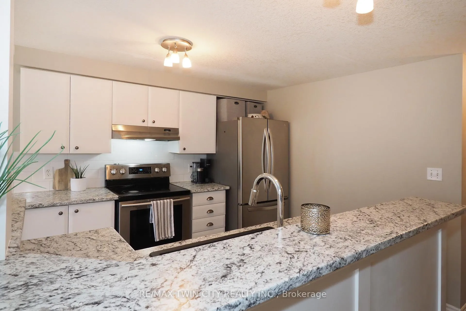 Photo 19 of 55 Bridlewreath Street, Kitchener — HOMEH