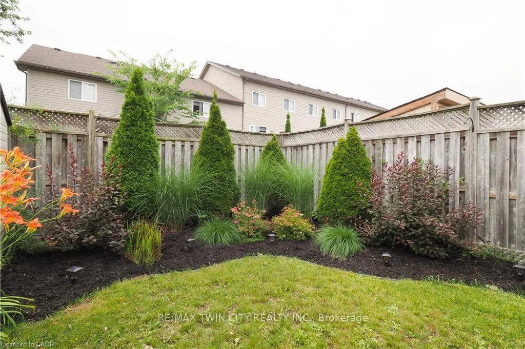 Photo 50 of 55 Bridlewreath Street, Kitchener — HOMEH