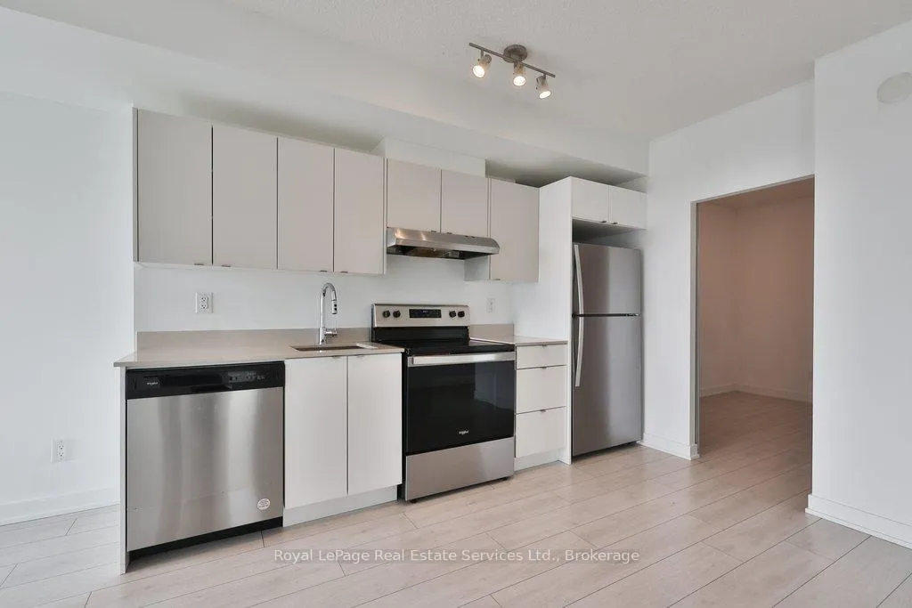 Photo 9 of Unit A605, 3210 Dakota Common, Burlington, Alton — HOMEH