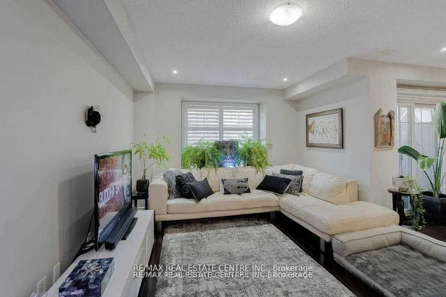 Photo 5 of Unit 17, 362 Plains Road E, Burlington, LaSalle — HOMEH