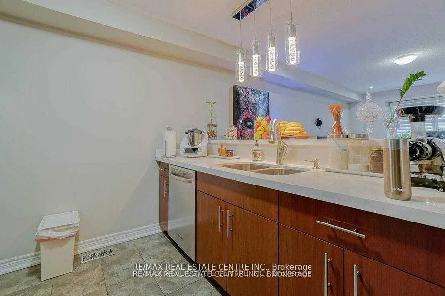 Photo 17 of Unit 17, 362 Plains Road E, Burlington, LaSalle — HOMEH