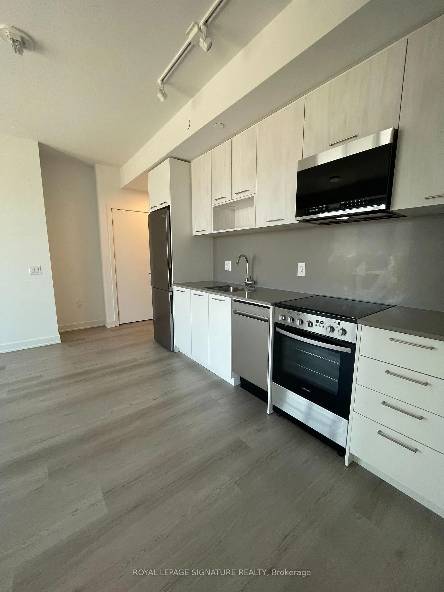 Photo 2 of Unit 1601, 40 Lagerfeld Drive, Brampton, Northwest Brampton — HOMEH
