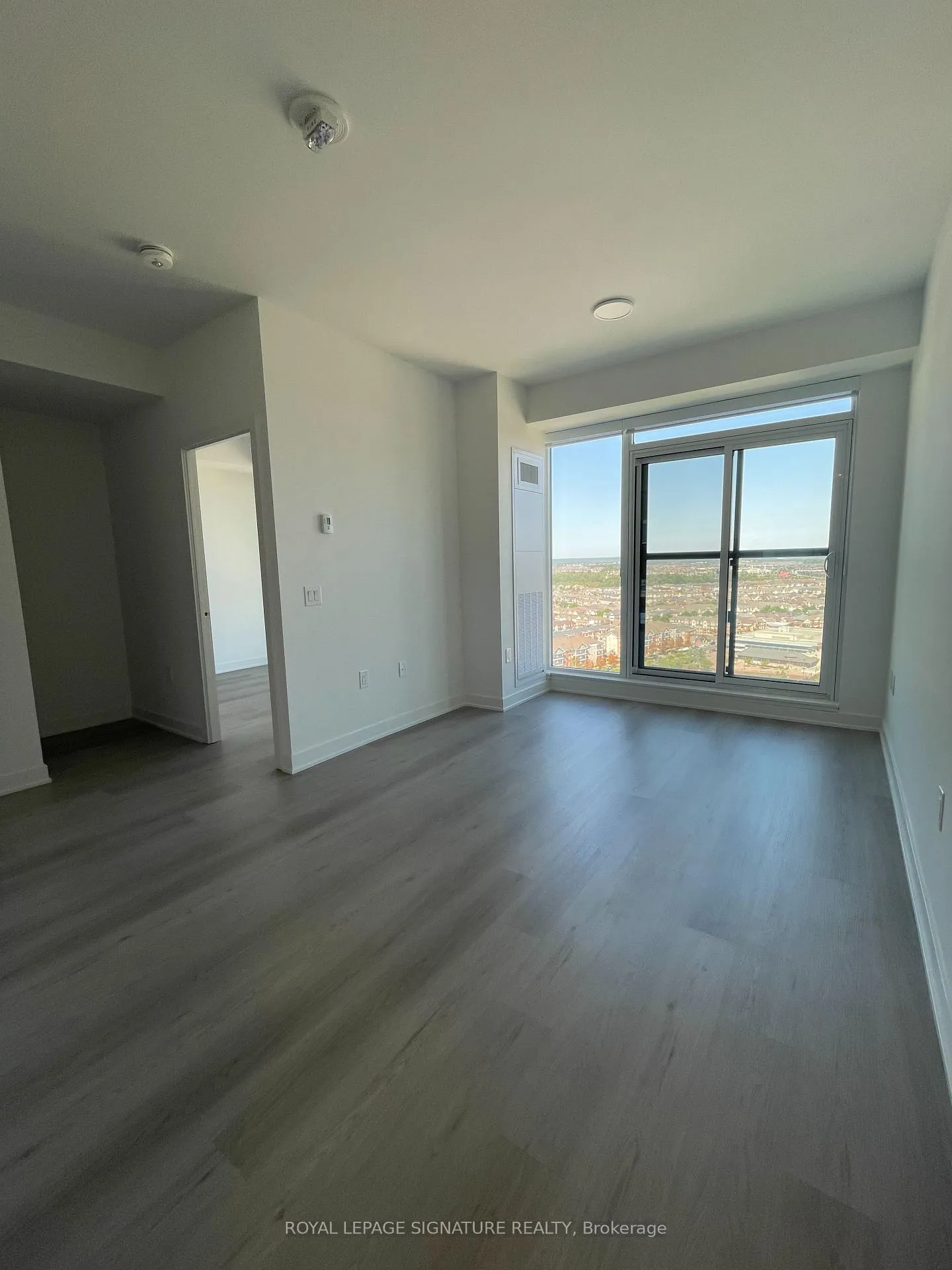 Photo 3 of Unit 1601, 40 Lagerfeld Drive, Brampton, Northwest Brampton — HOMEH