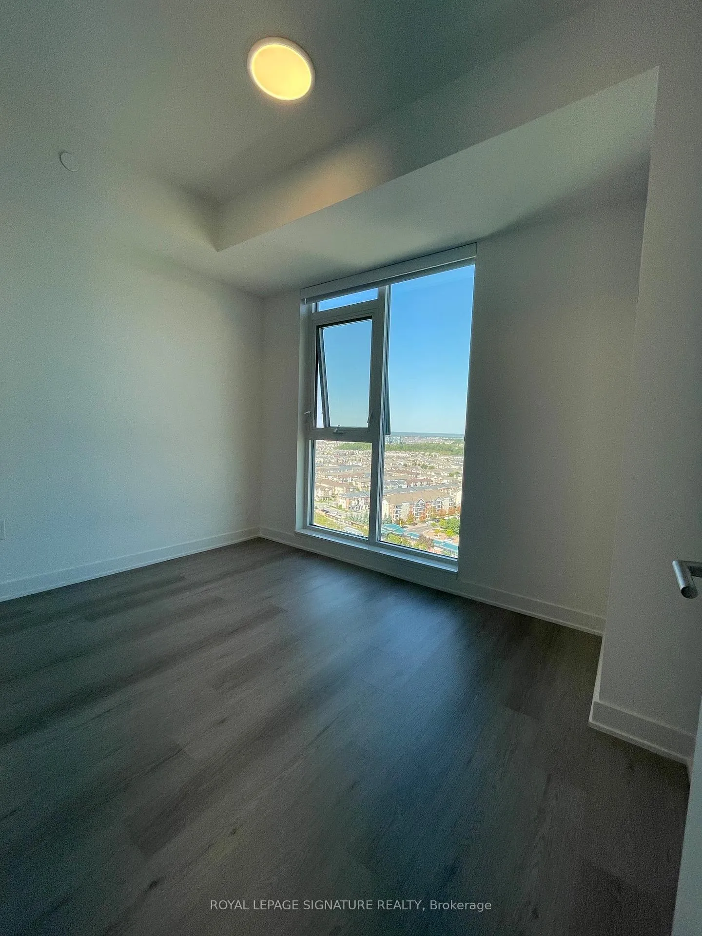 Photo 4 of Unit 1601, 40 Lagerfeld Drive, Brampton, Northwest Brampton — HOMEH