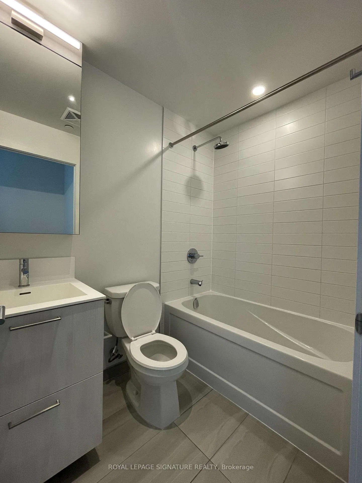 Photo 7 of Unit 1601, 40 Lagerfeld Drive, Brampton, Northwest Brampton — HOMEH