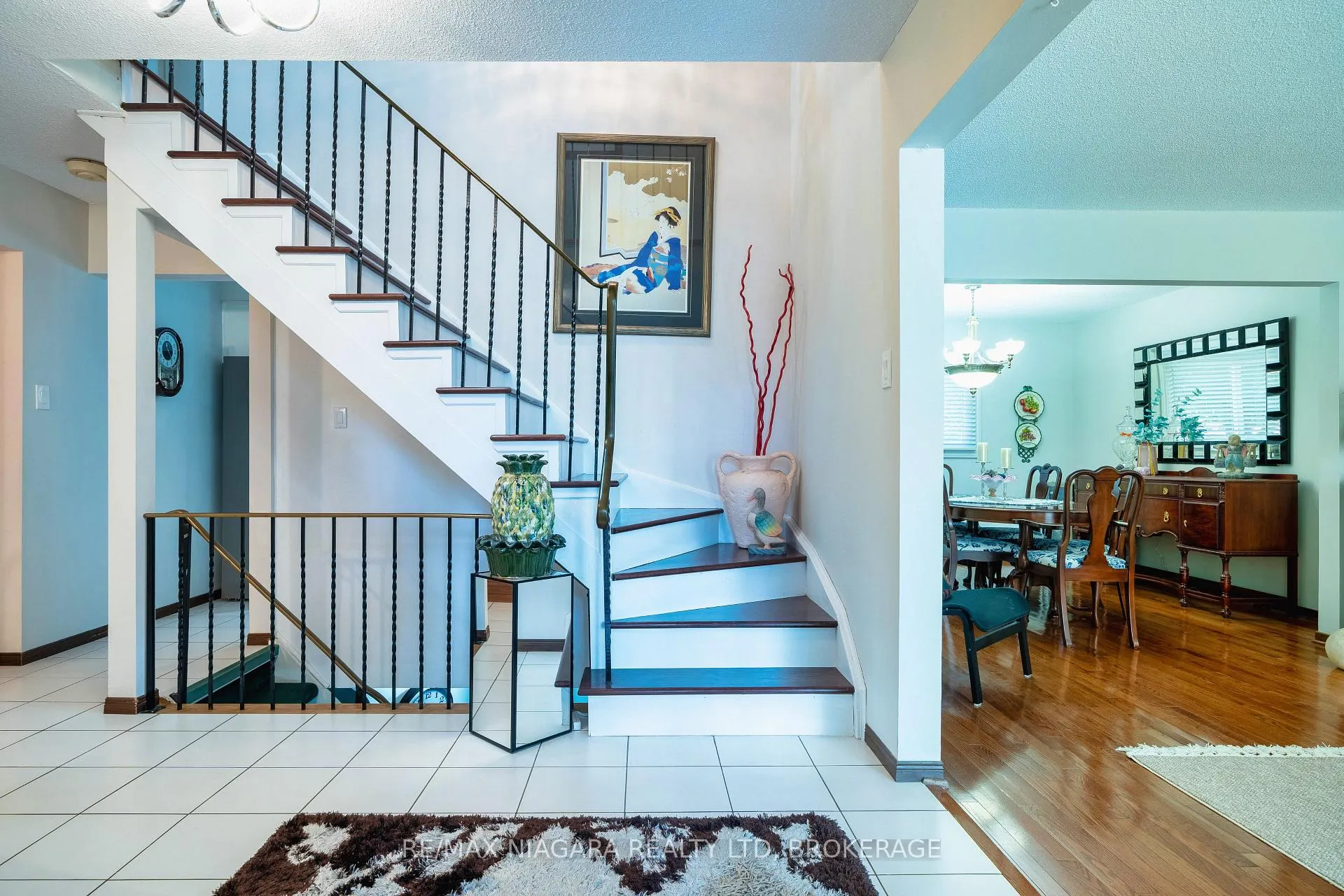 Photo 5 of 621 Lake Street, St. Catharines, Lakeshore — HOMEH