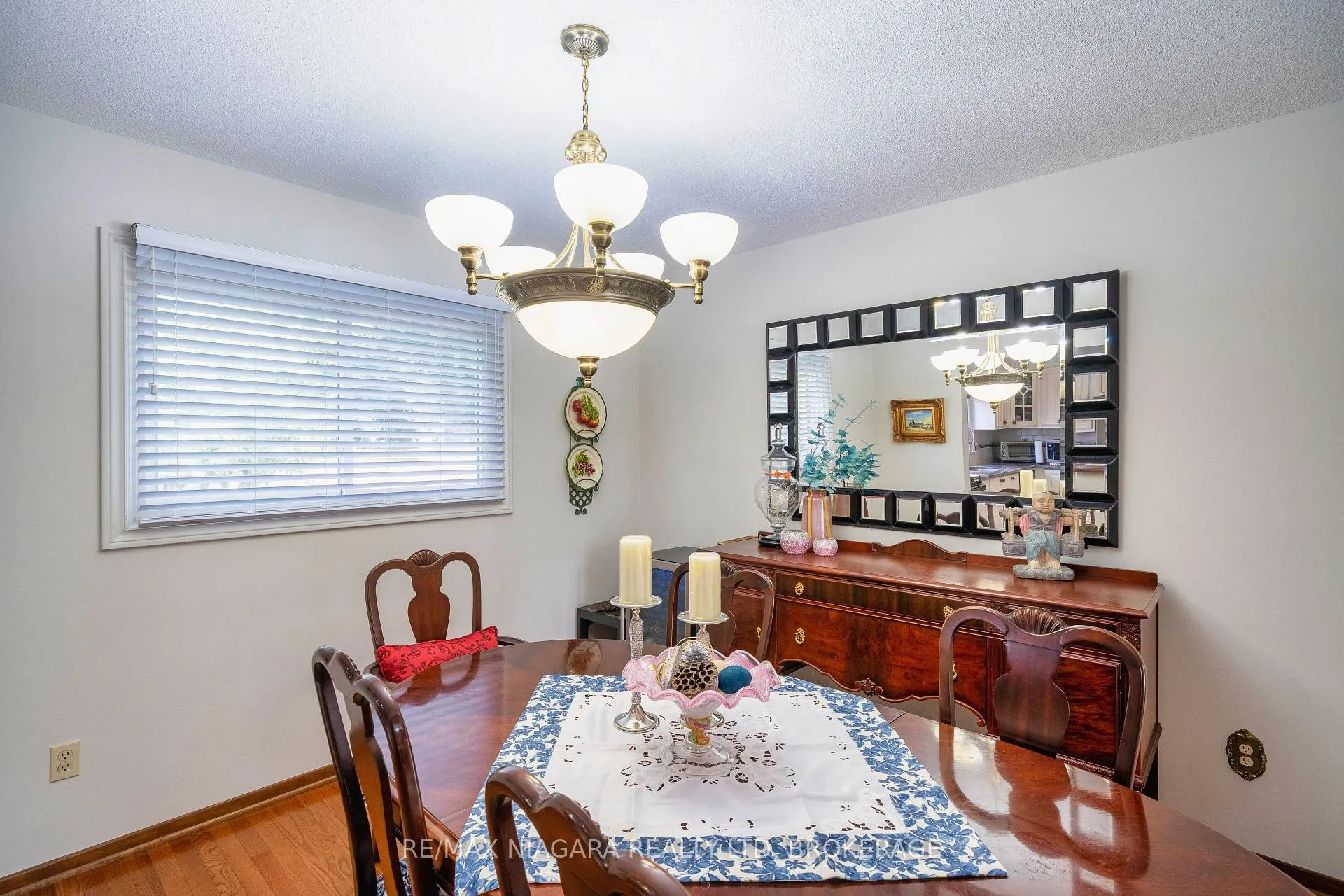 Photo 12 of 621 Lake Street, St. Catharines, Lakeshore — HOMEH