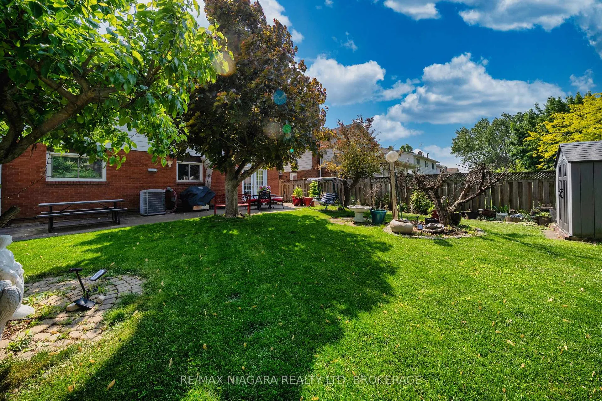 Photo 39 of 621 Lake Street, St. Catharines, Lakeshore — HOMEH