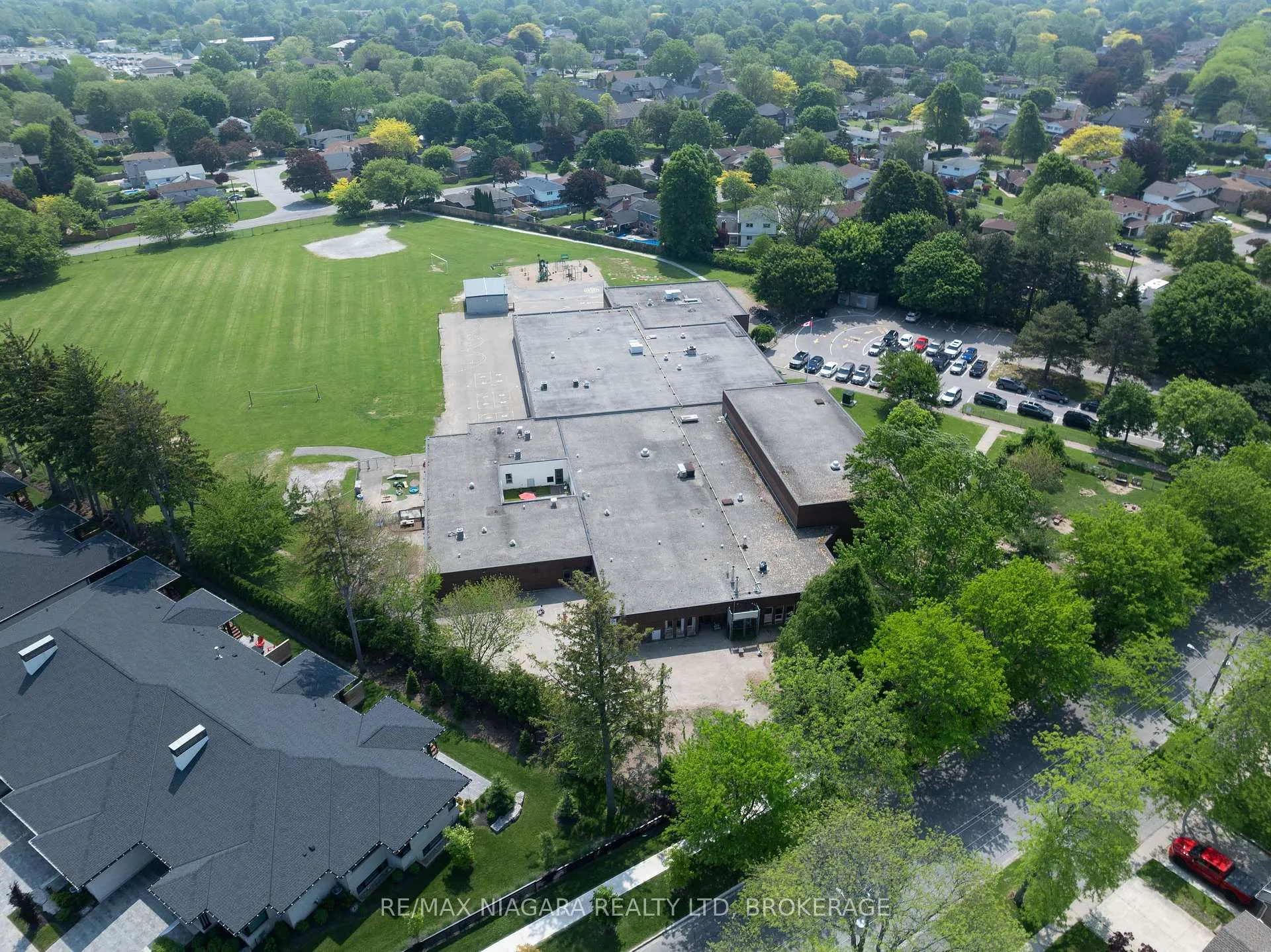 Photo 47 of 621 Lake Street, St. Catharines, Lakeshore — HOMEH