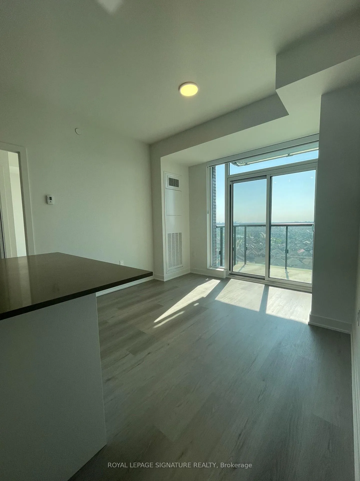 Photo 4 of Unit 2505, 40 Lagerfeld Drive, Brampton, Northwest Brampton — HOMEH