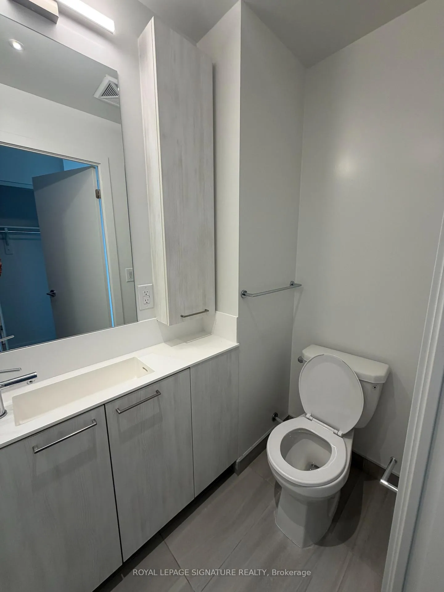 Photo 6 of Unit 310, 40 Lagerfeld Drive, Brampton, Northwest Brampton — HOMEH