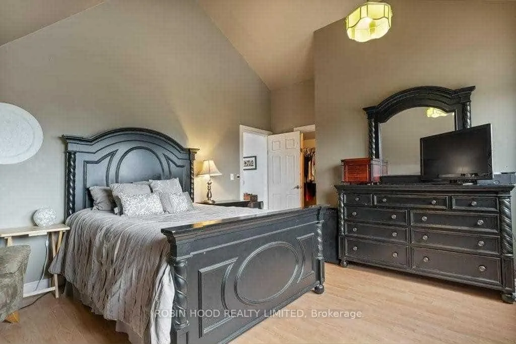 Photo 11 of 76 Dover Street, Haldimand, Dunnville — HOMEH