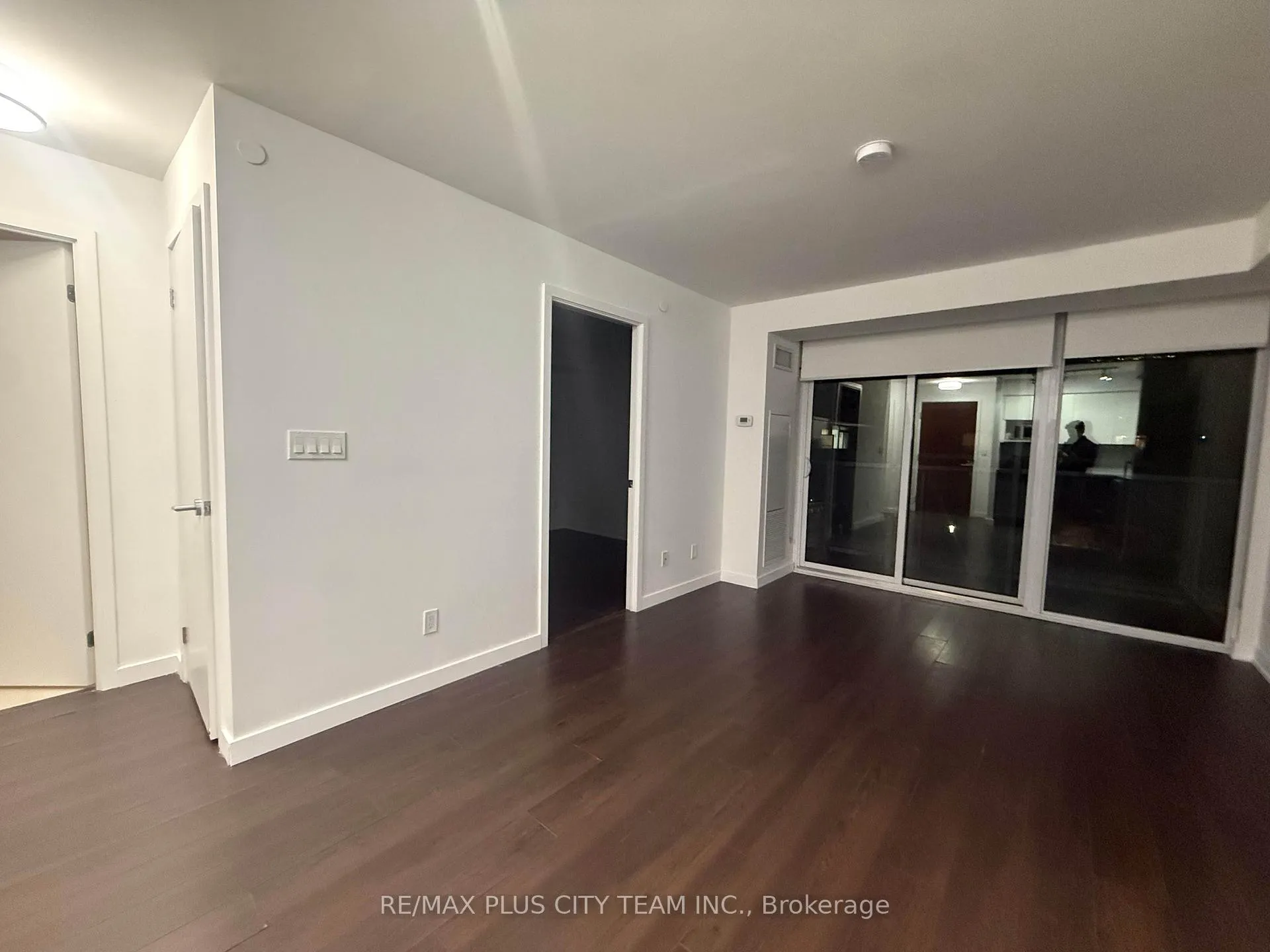Photo 3 of Unit 502, 120 Varna Drive, Toronto, Englemount-Lawrence — HOMEH