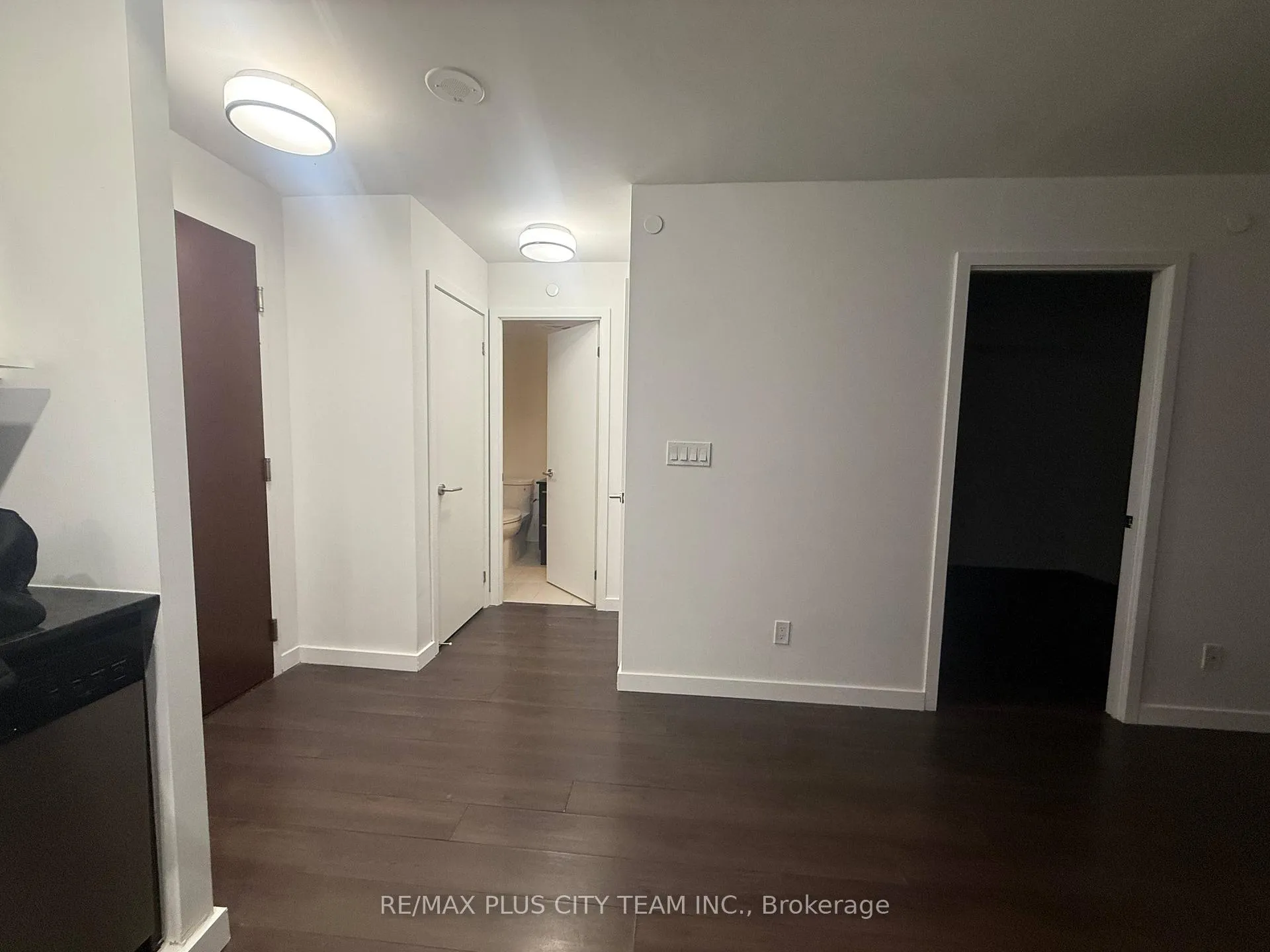 Photo 5 of Unit 502, 120 Varna Drive, Toronto, Englemount-Lawrence — HOMEH