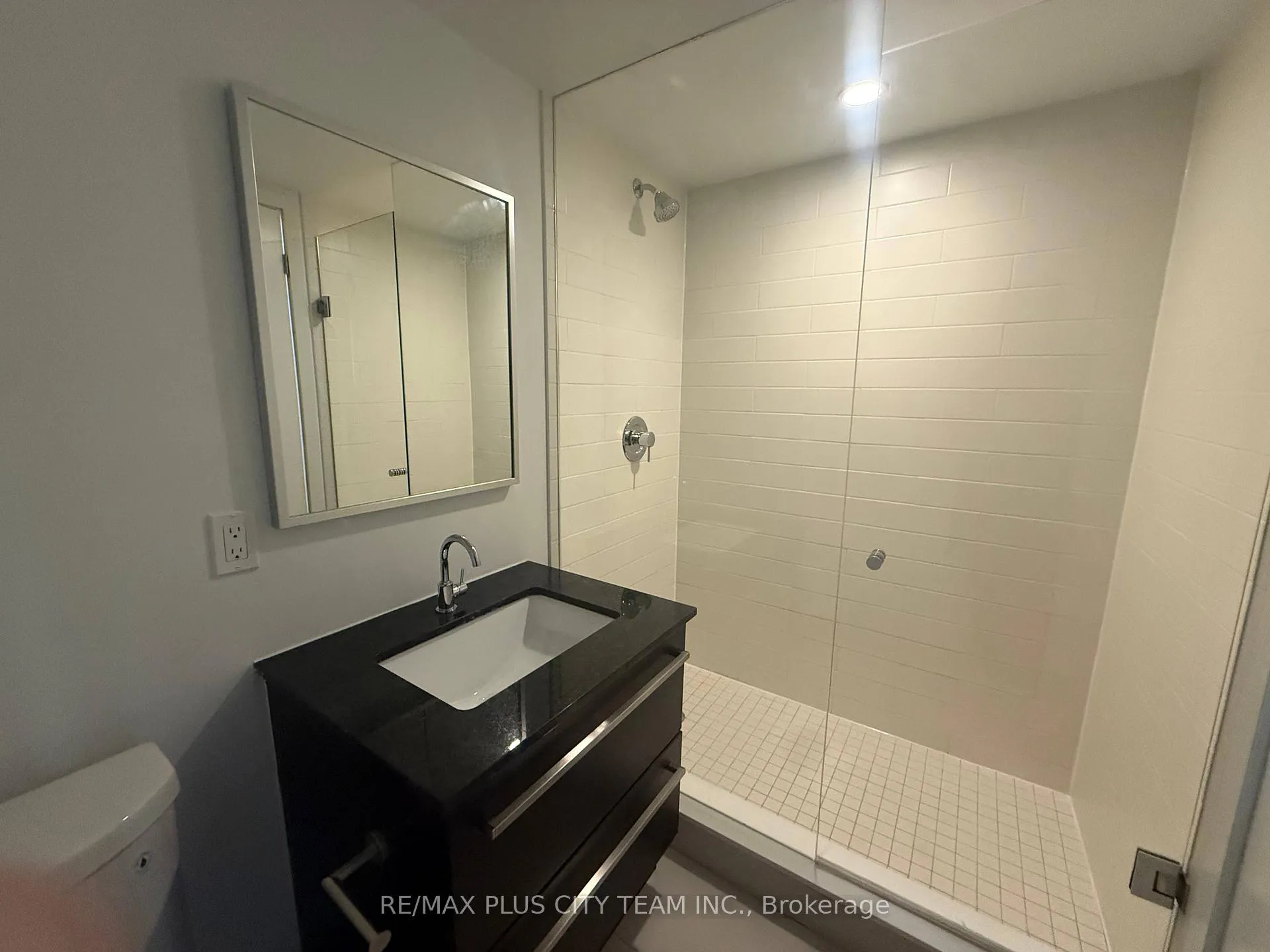Photo 8 of Unit 502, 120 Varna Drive, Toronto, Englemount-Lawrence — HOMEH
