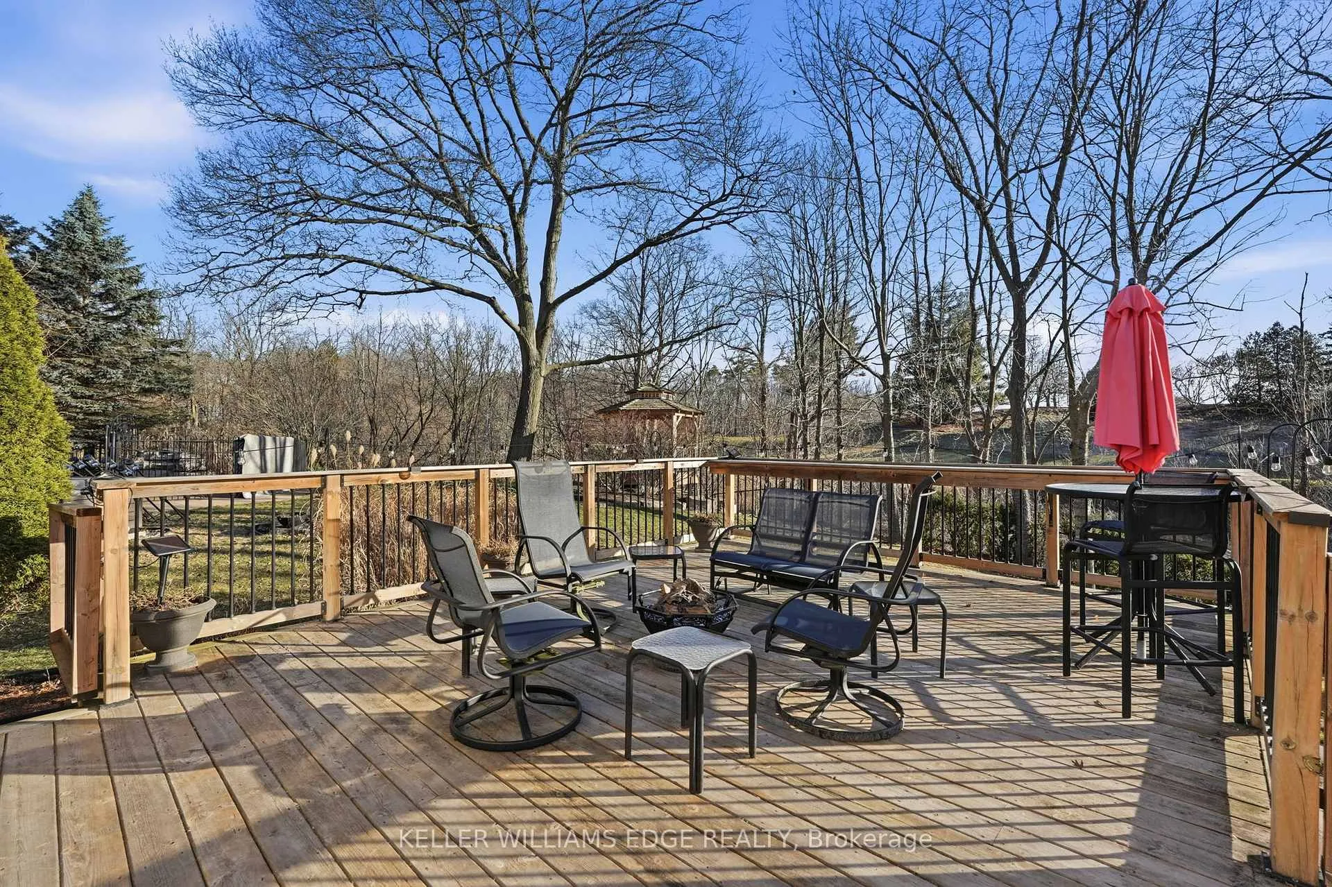 Photo 44 of 39 Winegarden Trail, Hamilton, Dundas — HOMEH