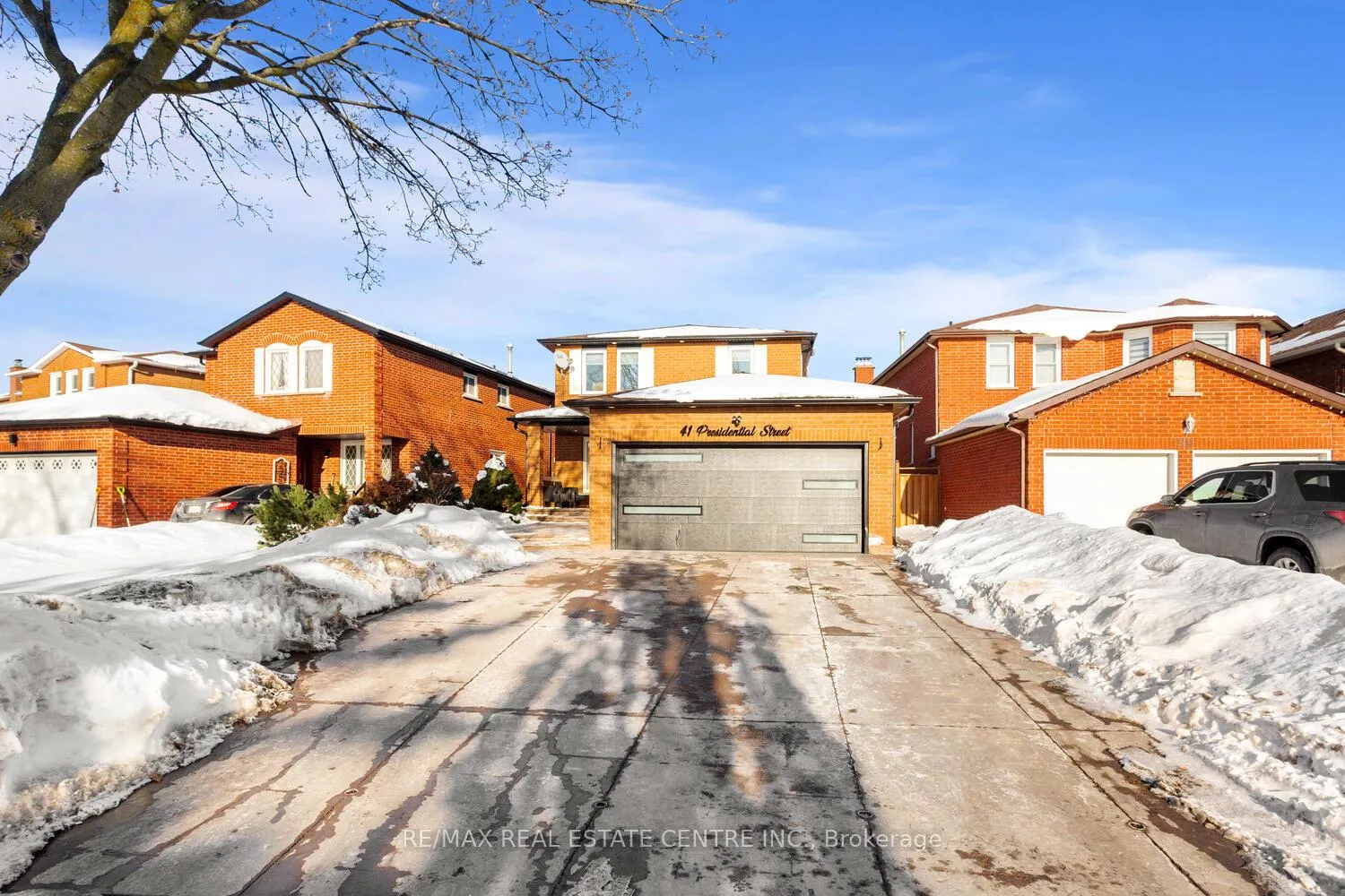 Photo 2 of 41 Presidential Street, Vaughan, East Woodbridge — HOMEH