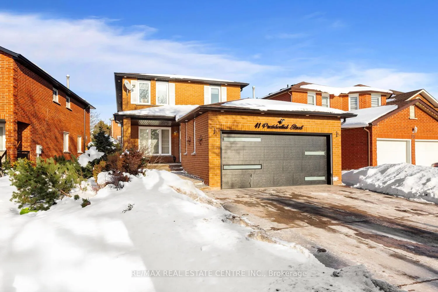 Photo 3 of 41 Presidential Street, Vaughan, East Woodbridge — HOMEH