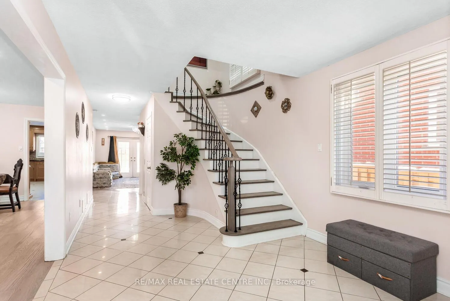 Photo 5 of 41 Presidential Street, Vaughan, East Woodbridge — HOMEH
