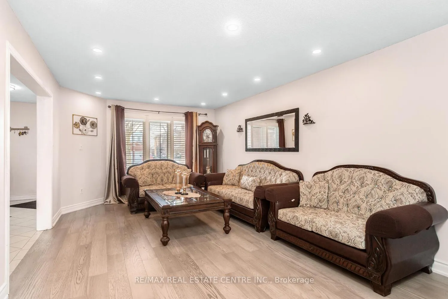 Photo 7 of 41 Presidential Street, Vaughan, East Woodbridge — HOMEH