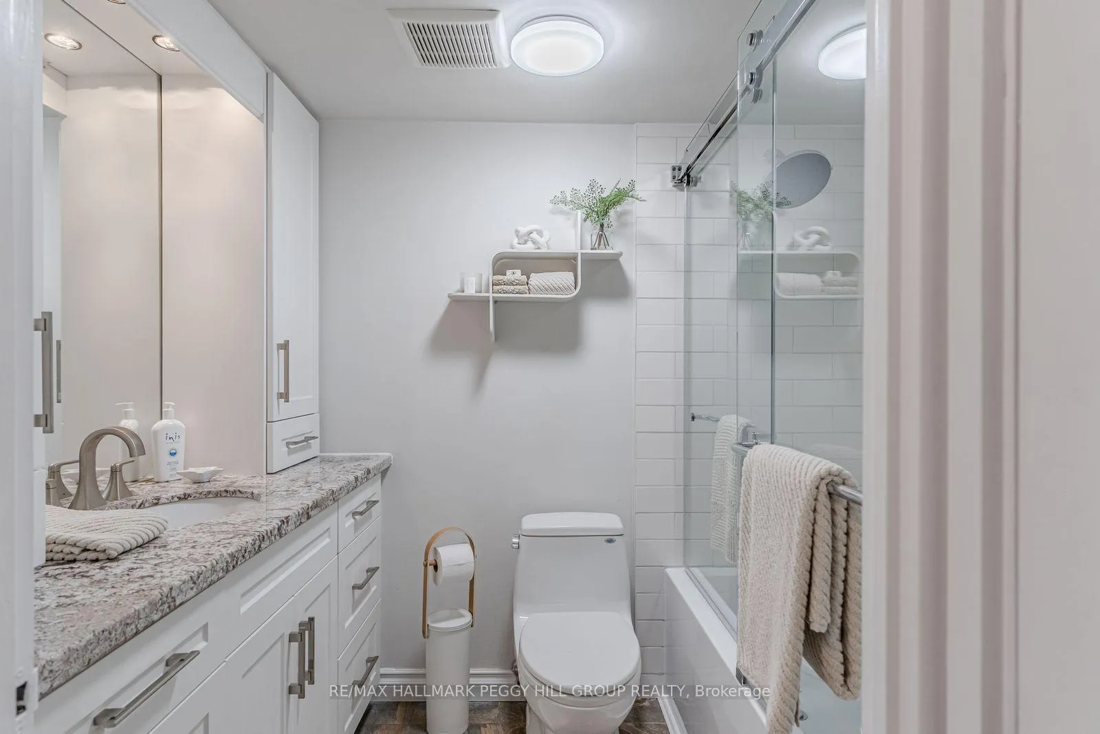 Photo 12 of Unit 1103, 150 Dunlop Street E, Barrie, City Centre — HOMEH