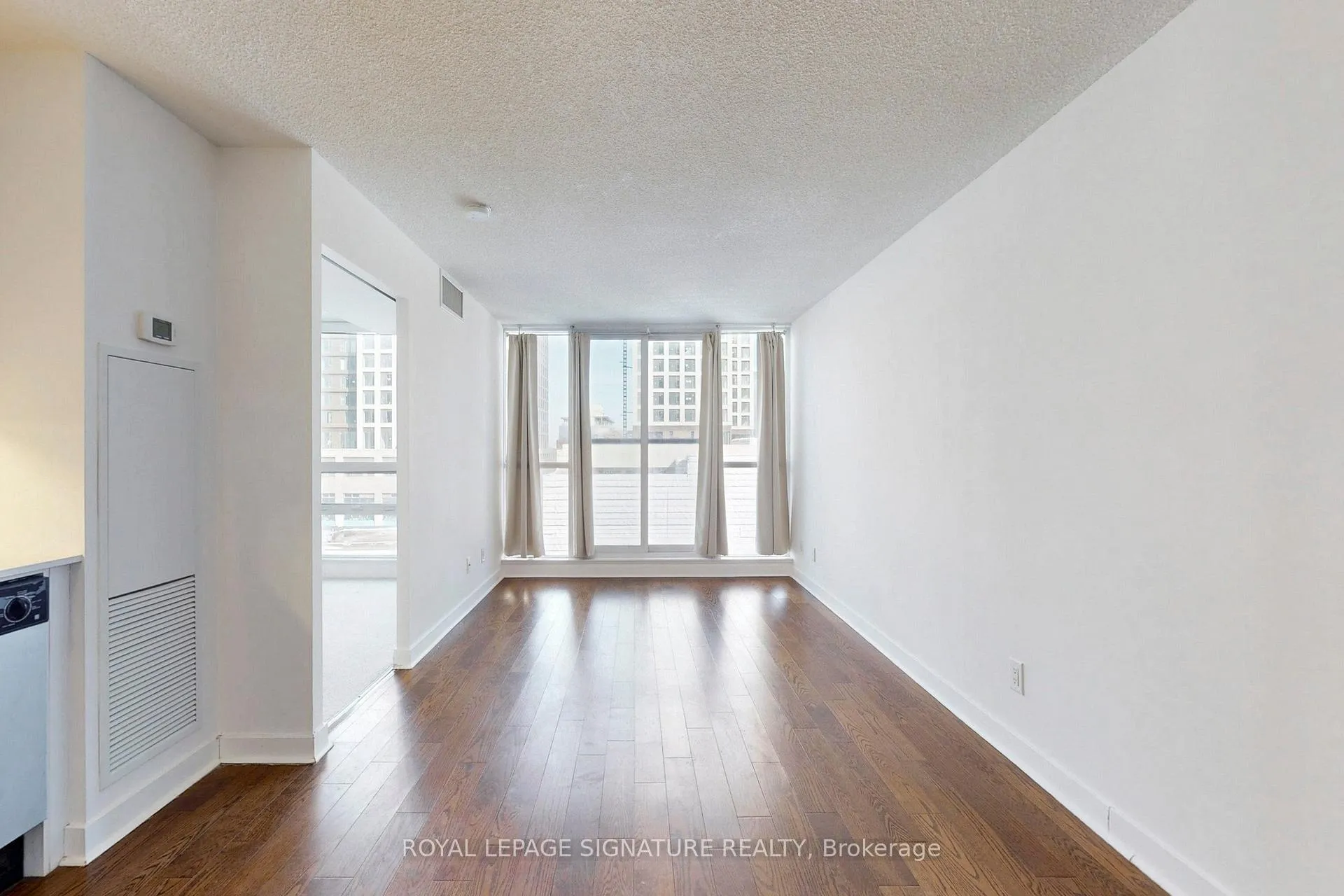 Photo 8 of Unit 720, 320 Richmond Street, Toronto, Moss Park — HOMEH