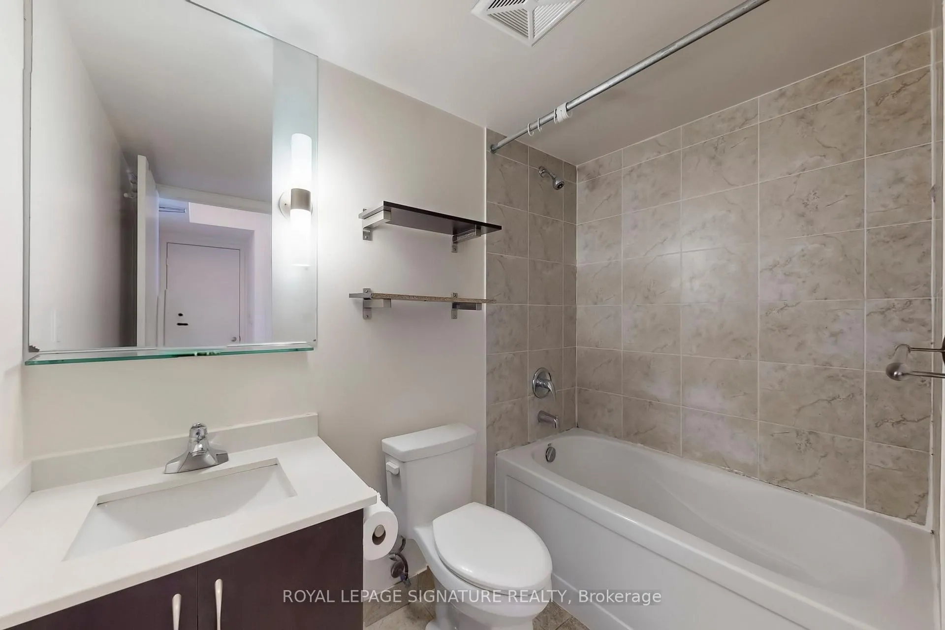 Photo 19 of Unit 720, 320 Richmond Street, Toronto, Moss Park — HOMEH