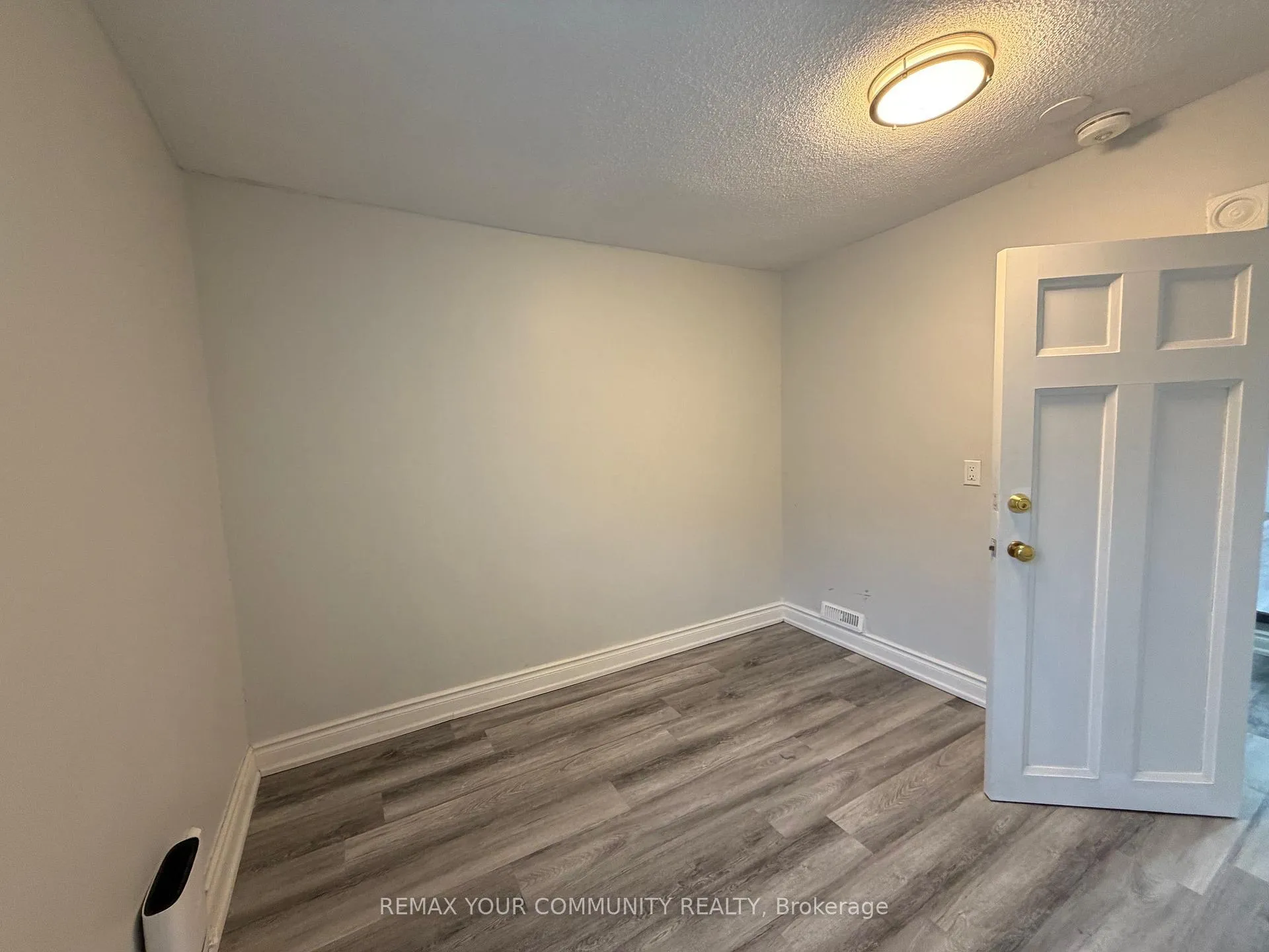 Photo 4 of Unit Upper, 107 Pape Avenue, Toronto, South Riverdale — HOMEH