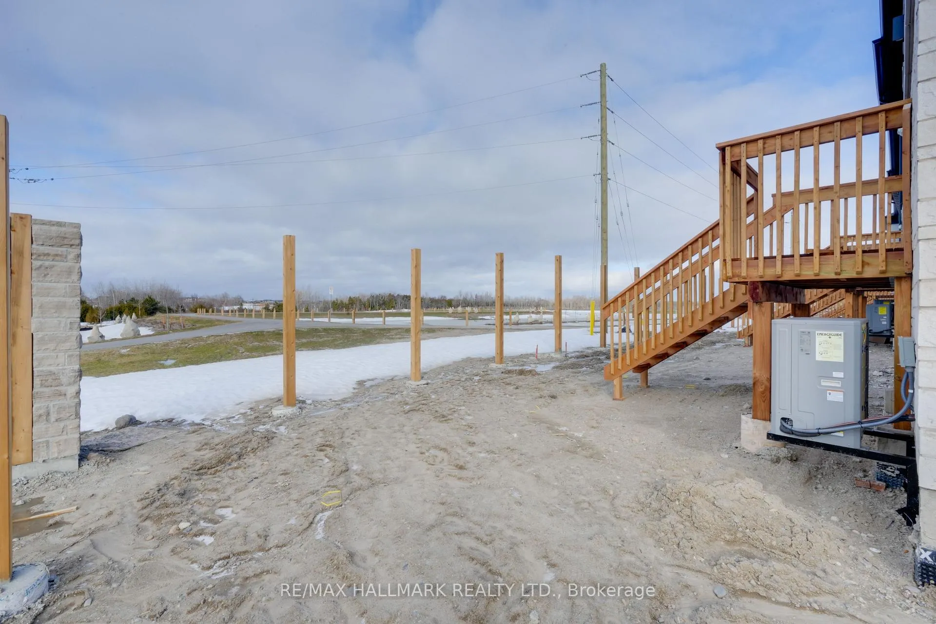 Photo 11 of 96 Vinewood Crescent, Barrie, Rural Barrie Southeast — HOMEH