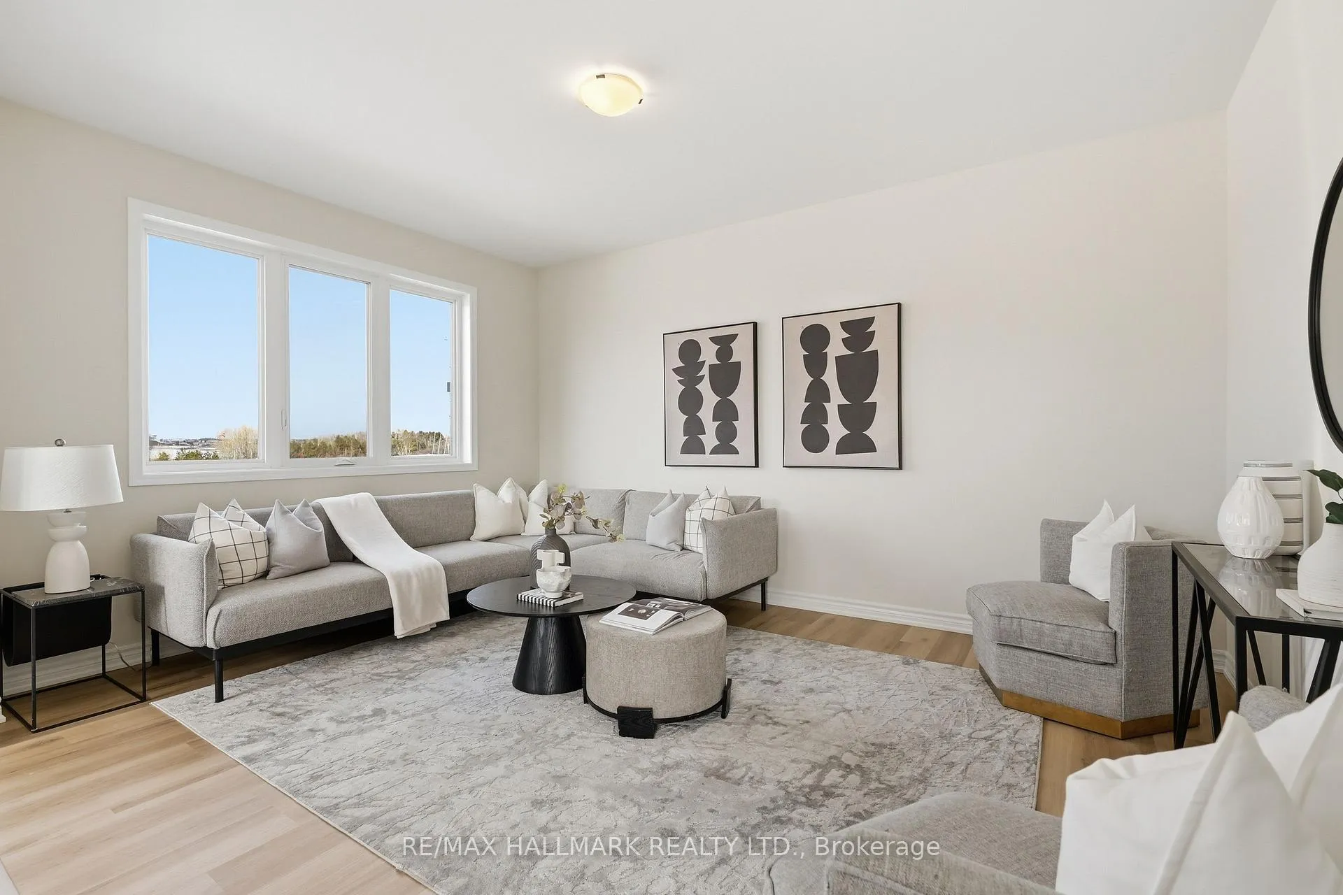 Photo 16 of 96 Vinewood Crescent, Barrie, Rural Barrie Southeast — HOMEH