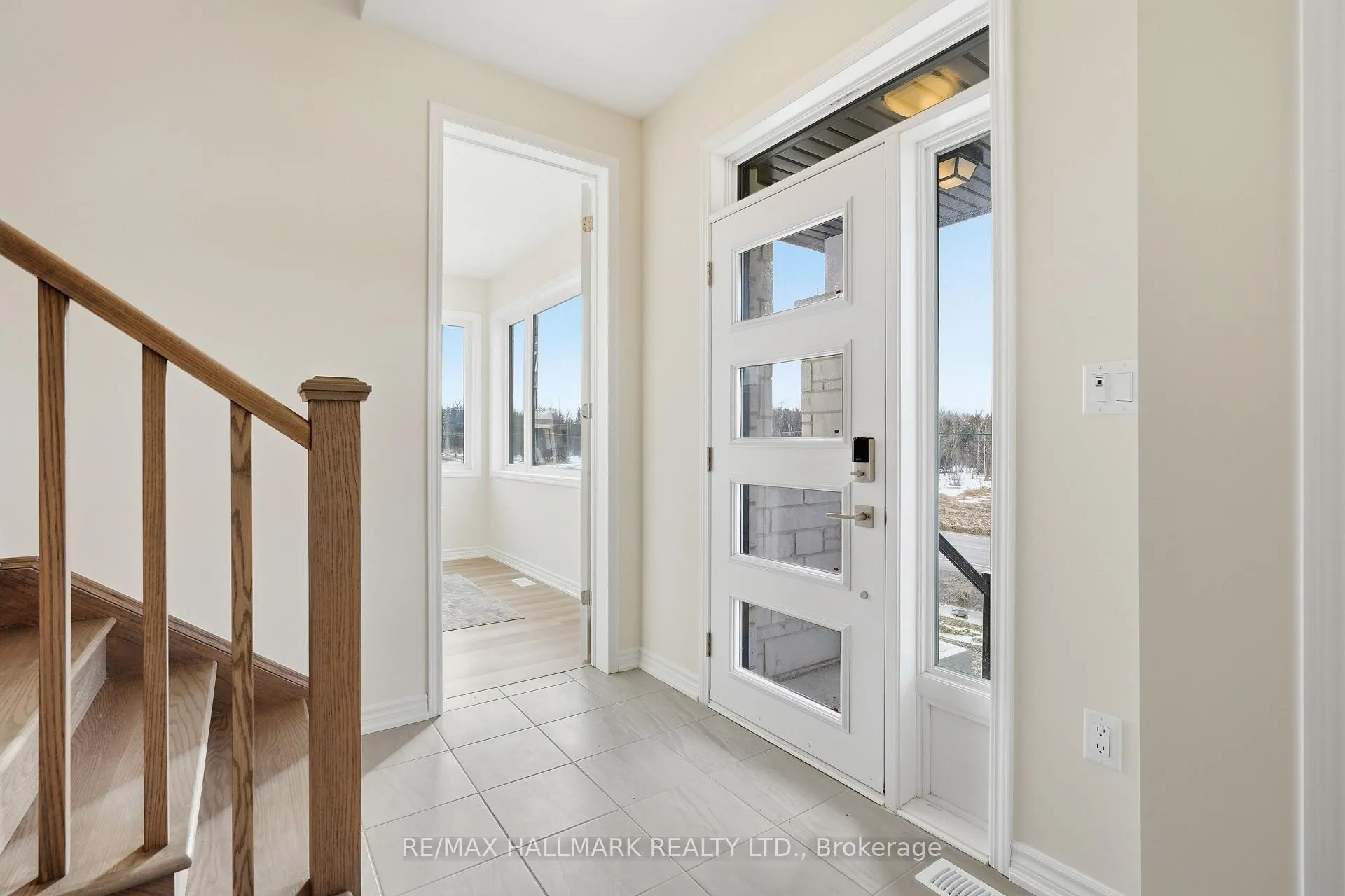 Photo 19 of 96 Vinewood Crescent, Barrie, Rural Barrie Southeast — HOMEH