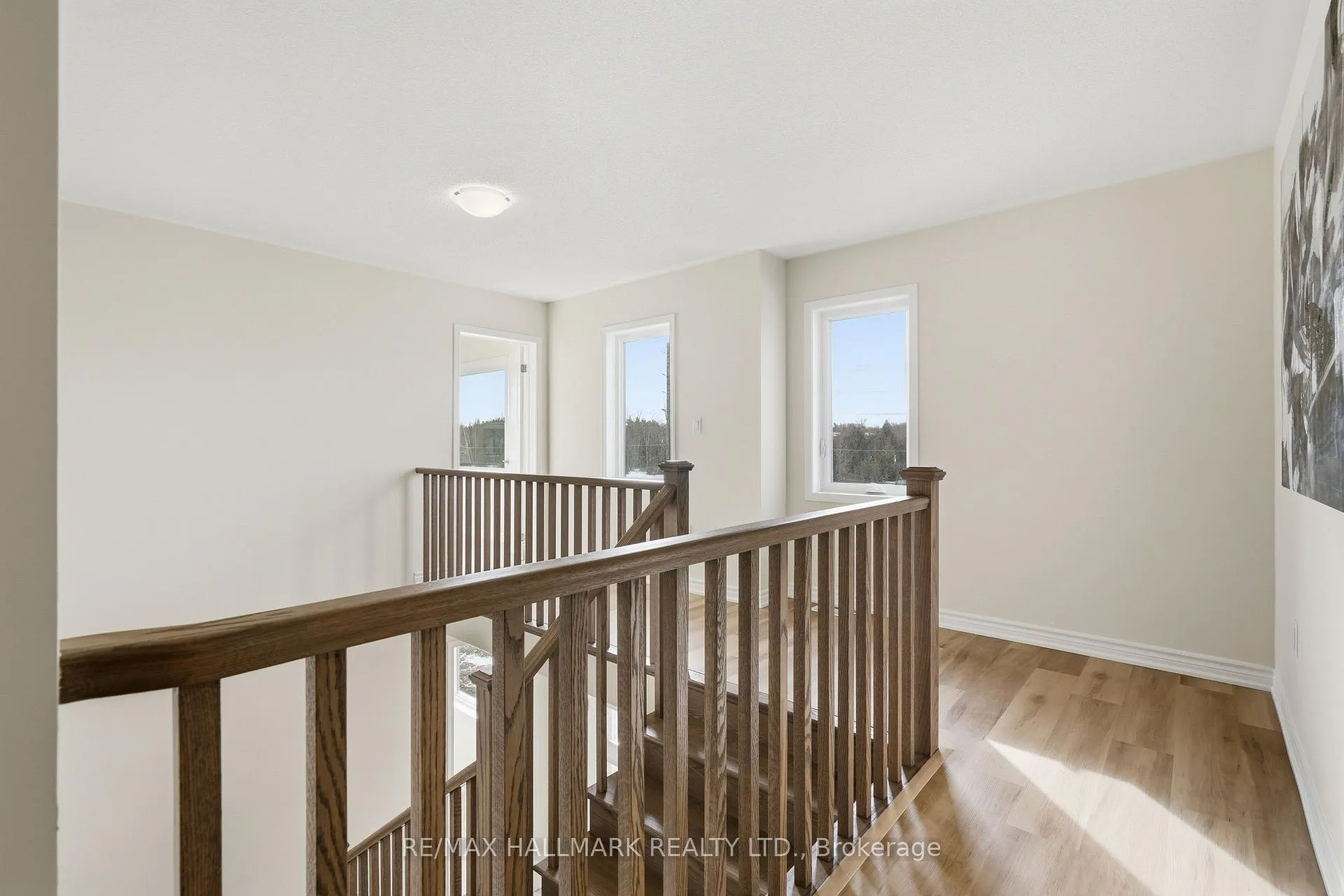 Photo 23 of 96 Vinewood Crescent, Barrie, Rural Barrie Southeast — HOMEH
