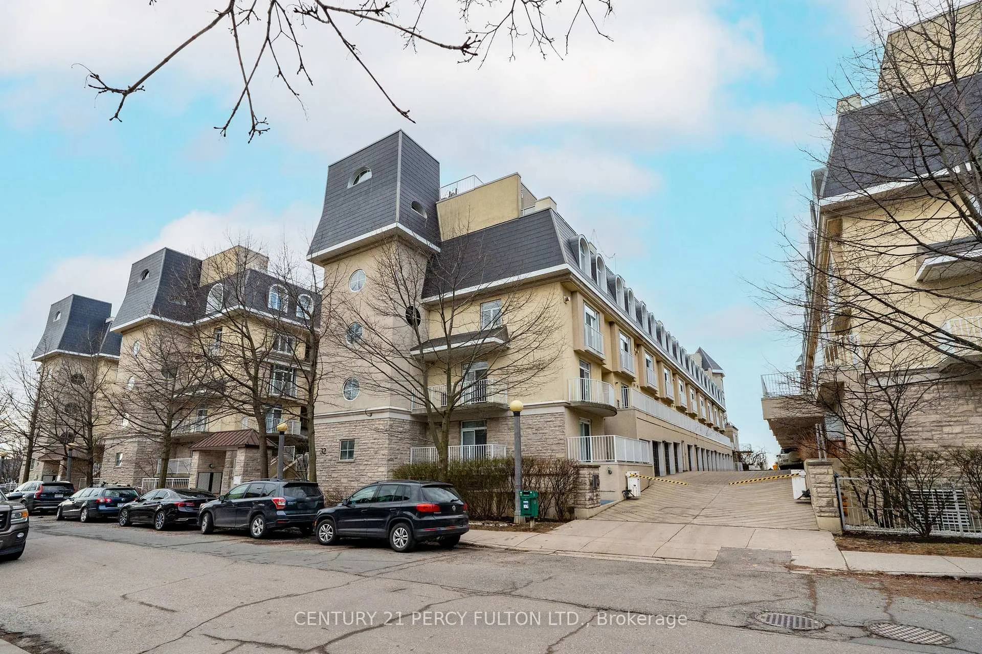 Front of Unit 335, 32 Stadium Road