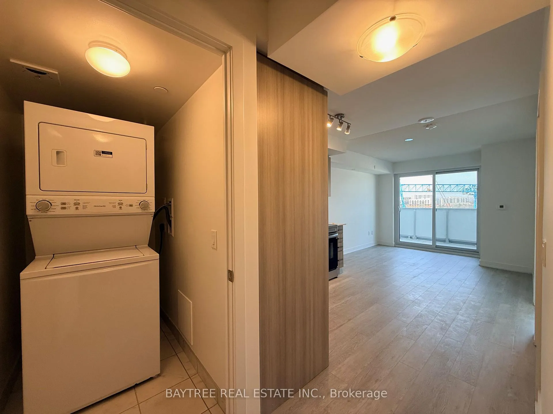 Photo 6 of Unit 801, 1010 Sandy Beach Road, Pickering, Bay Ridges — HOMEH