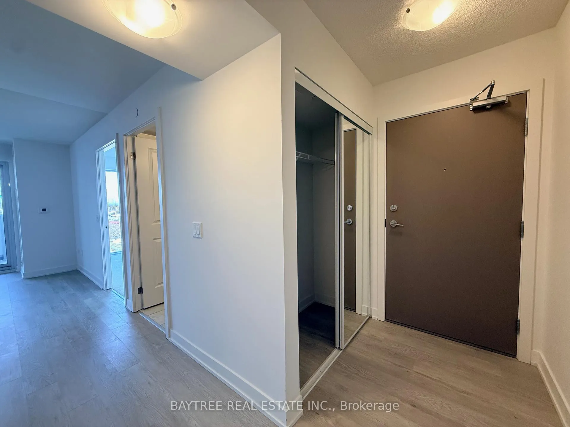Photo 7 of Unit 801, 1010 Sandy Beach Road, Pickering, Bay Ridges — HOMEH