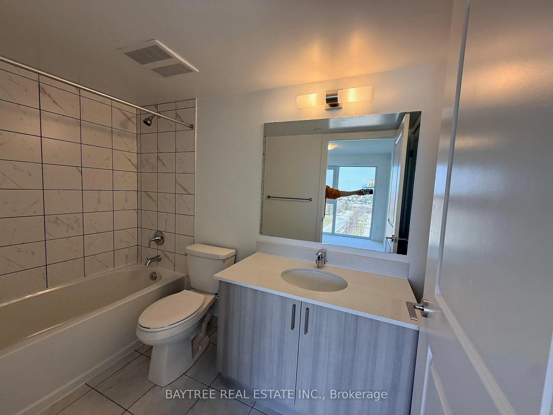 Photo 18 of Unit 801, 1010 Sandy Beach Road, Pickering, Bay Ridges — HOMEH