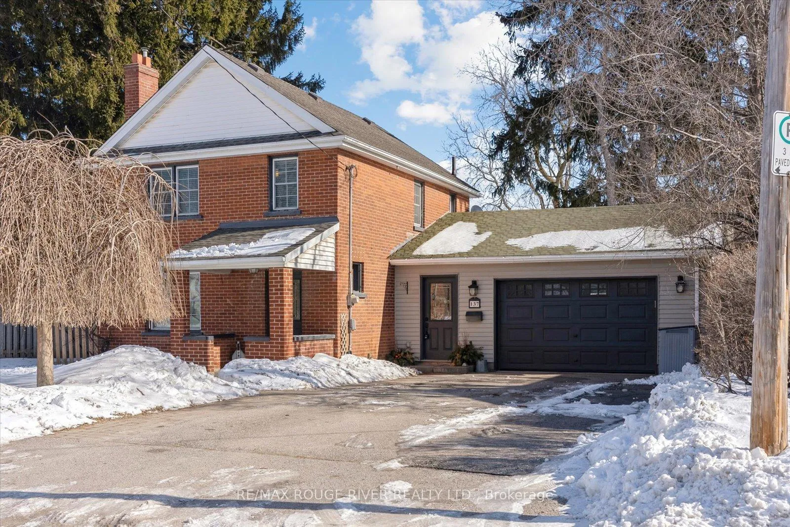 Photo 3 of 137 Elgin Street, Clarington, Bowmanville — HOMEH