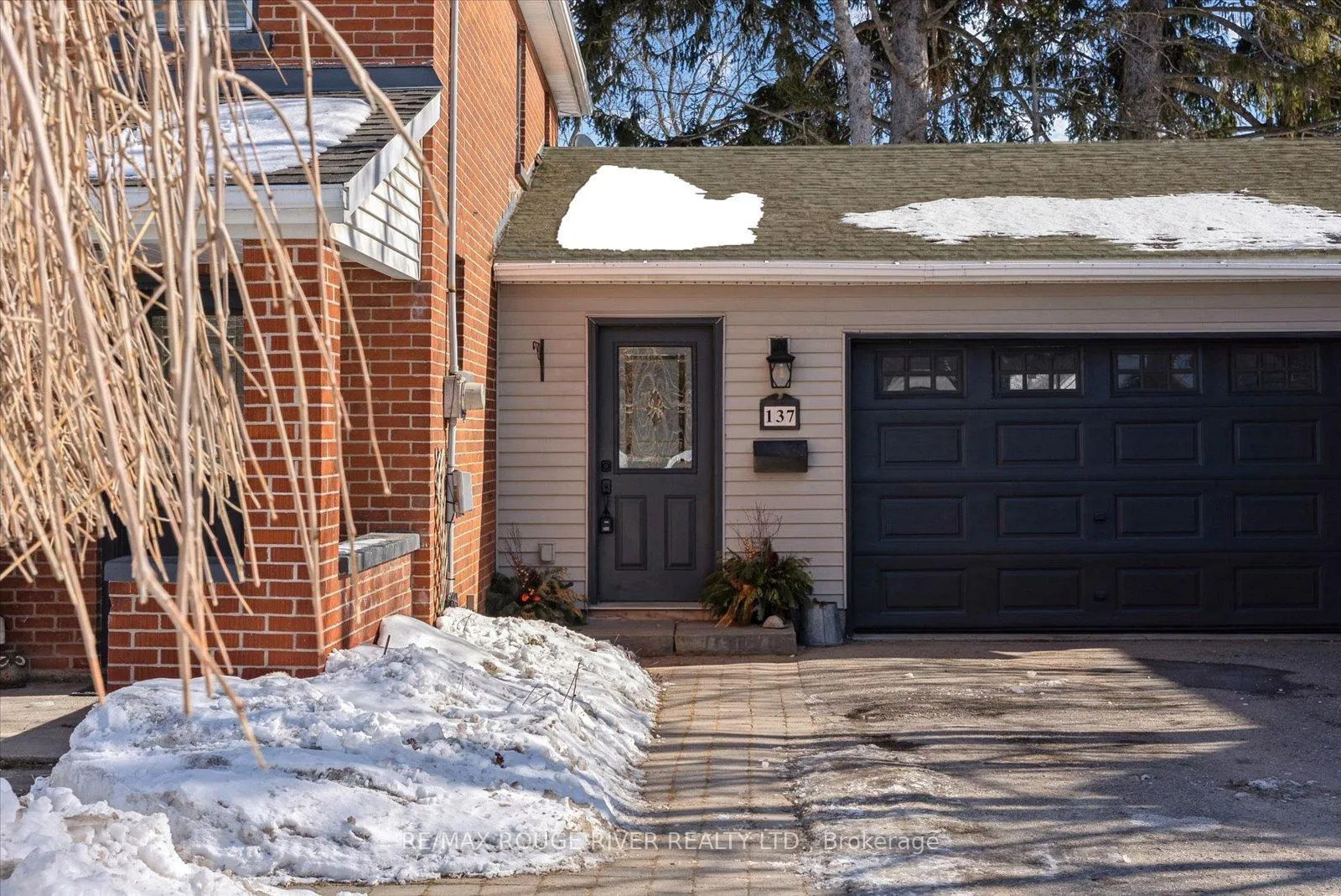 Photo 5 of 137 Elgin Street, Clarington, Bowmanville — HOMEH