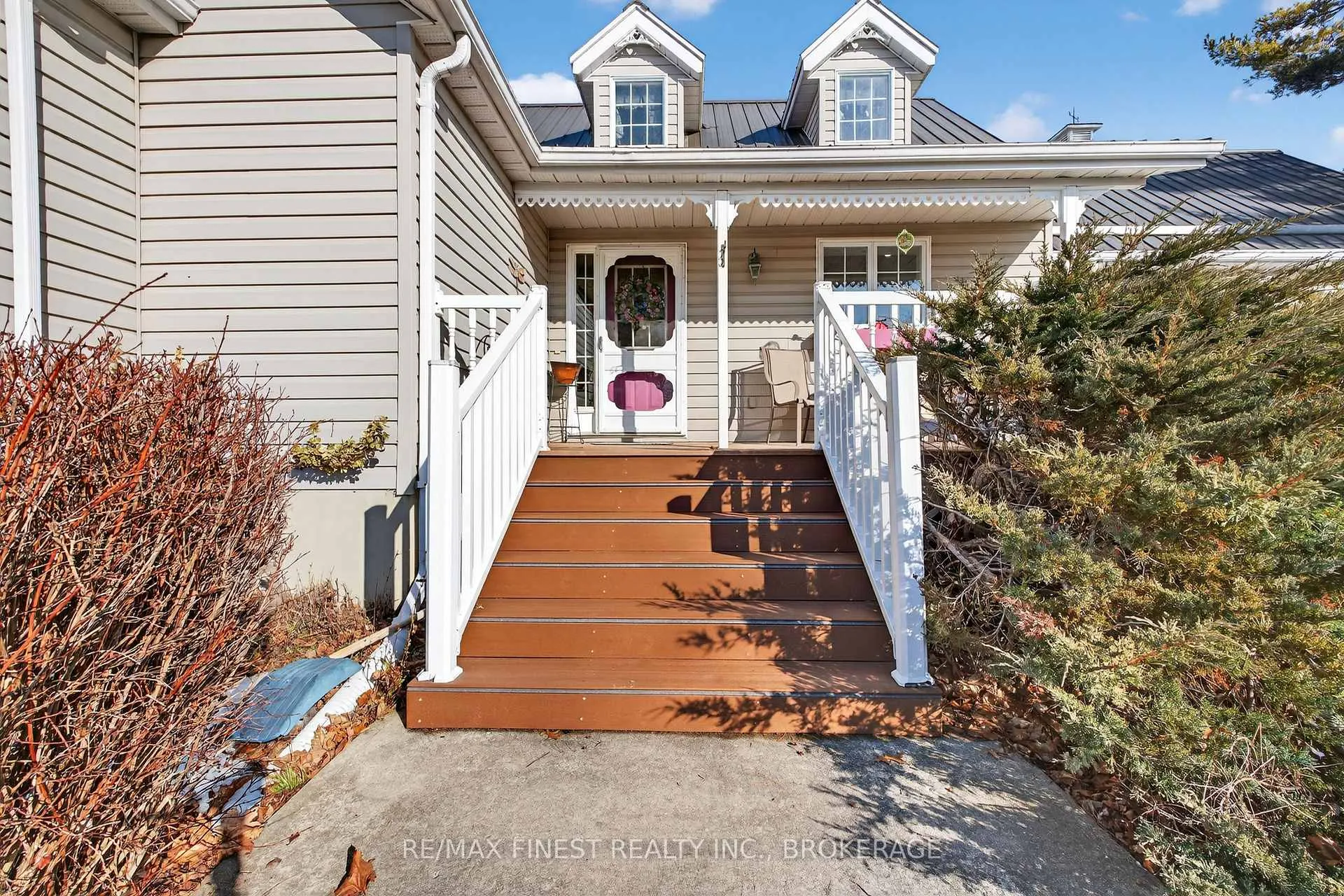 Photo 2 of 4602 Deer Run Way, Frontenac, Frontenac South — HOMEH