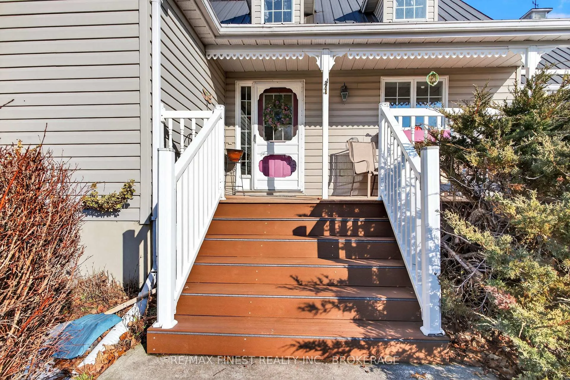 Photo 3 of 4602 Deer Run Way, Frontenac, Frontenac South — HOMEH