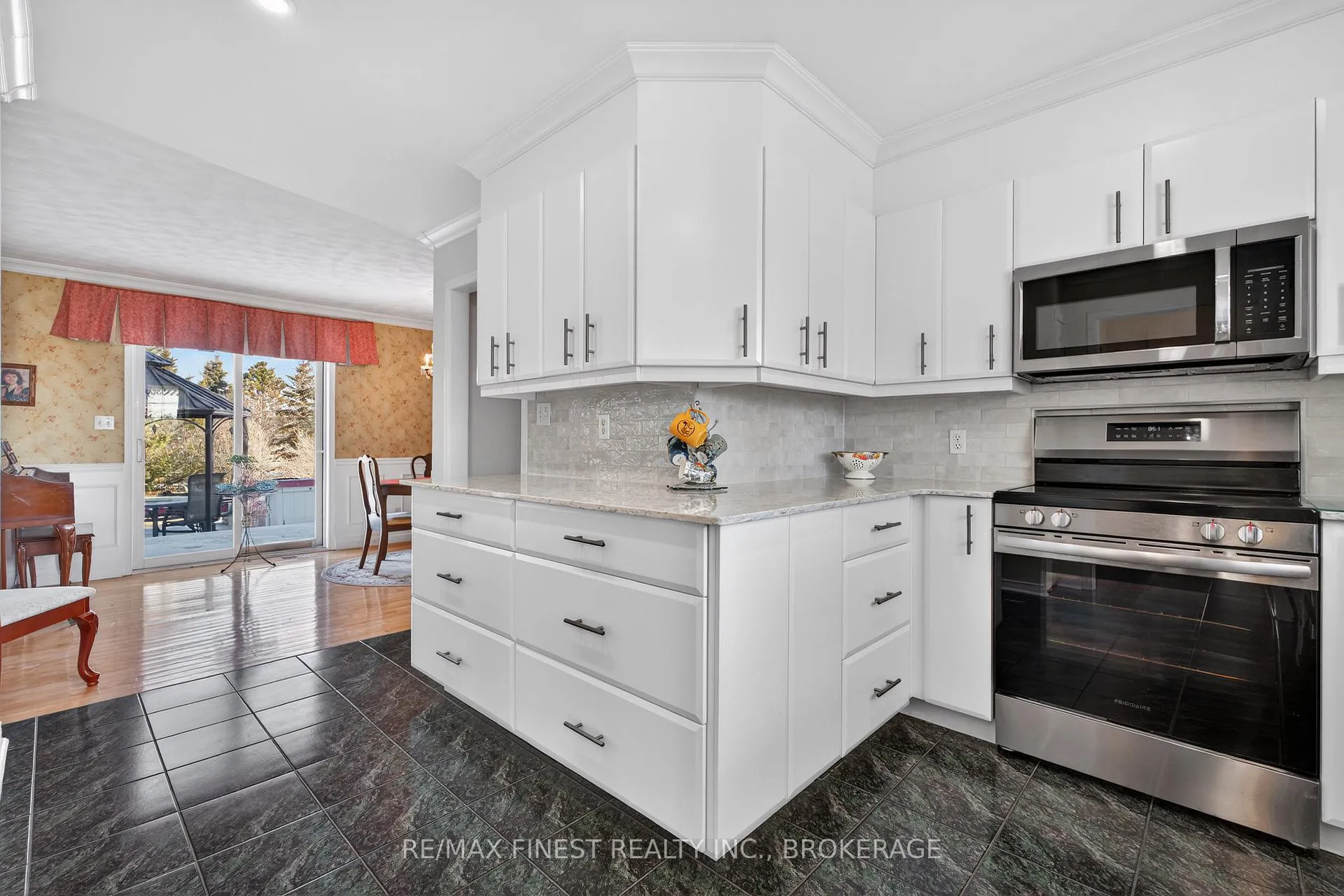 Photo 17 of 4602 Deer Run Way, Frontenac, Frontenac South — HOMEH