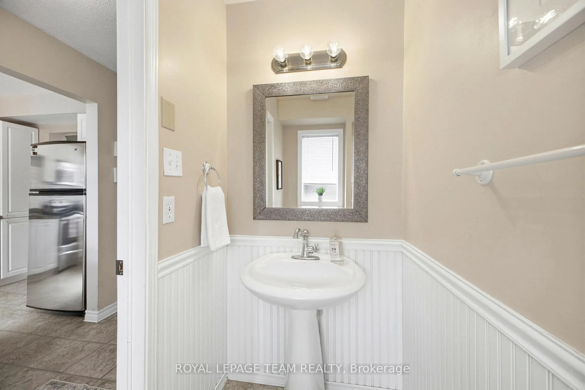Photo 4 of 3017 Olympic Way, Ottawa, Blossom Park/Leitrim — HOMEH