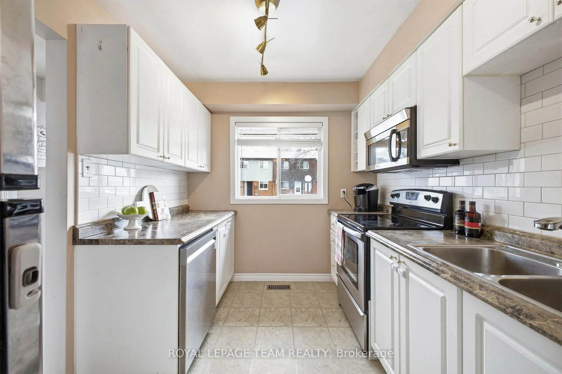 Photo 6 of 3017 Olympic Way, Ottawa, Blossom Park/Leitrim — HOMEH