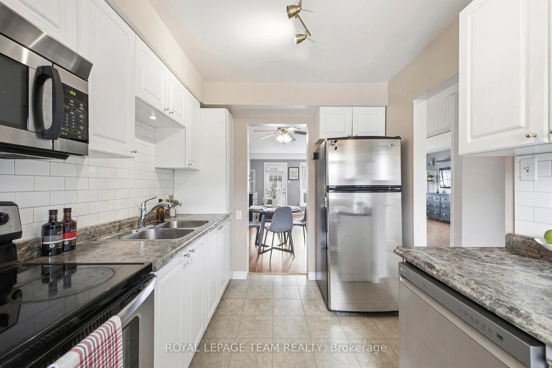 Photo 10 of 3017 Olympic Way, Ottawa, Blossom Park/Leitrim — HOMEH