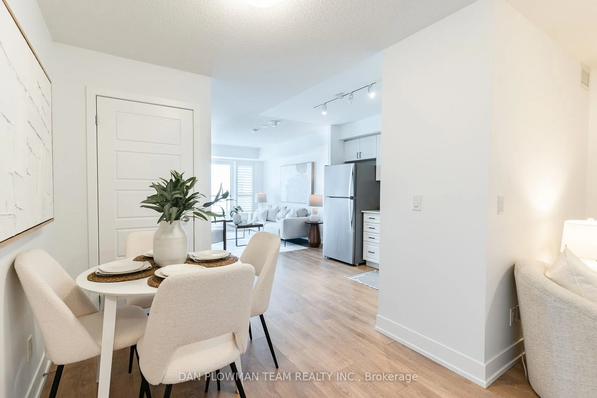 Photo 6 of Unit 1005, 1255 Bayly Street, Pickering, Bay Ridges — HOMEH