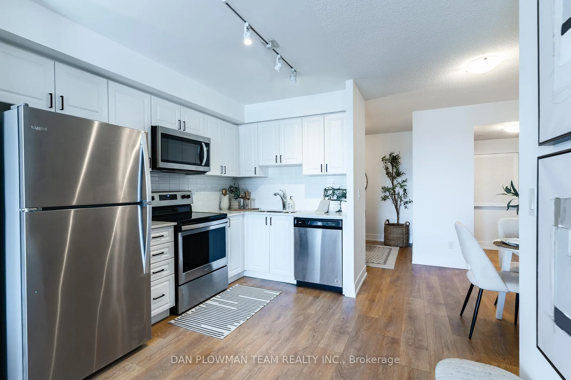 Photo 9 of Unit 1005, 1255 Bayly Street, Pickering, Bay Ridges — HOMEH